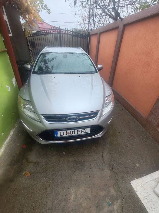 Vând Ford Mondeo brek - 2013 - benzina 1.6