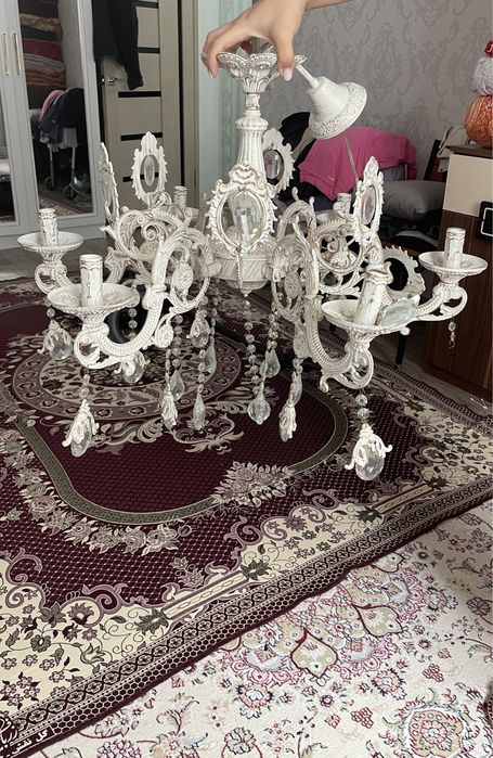 Люстра+картина продаю в хорошем состояние