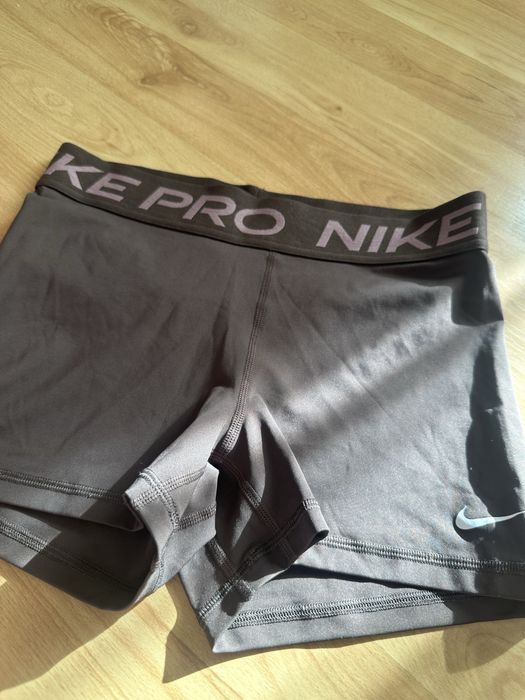 Къс клин nike много удобен