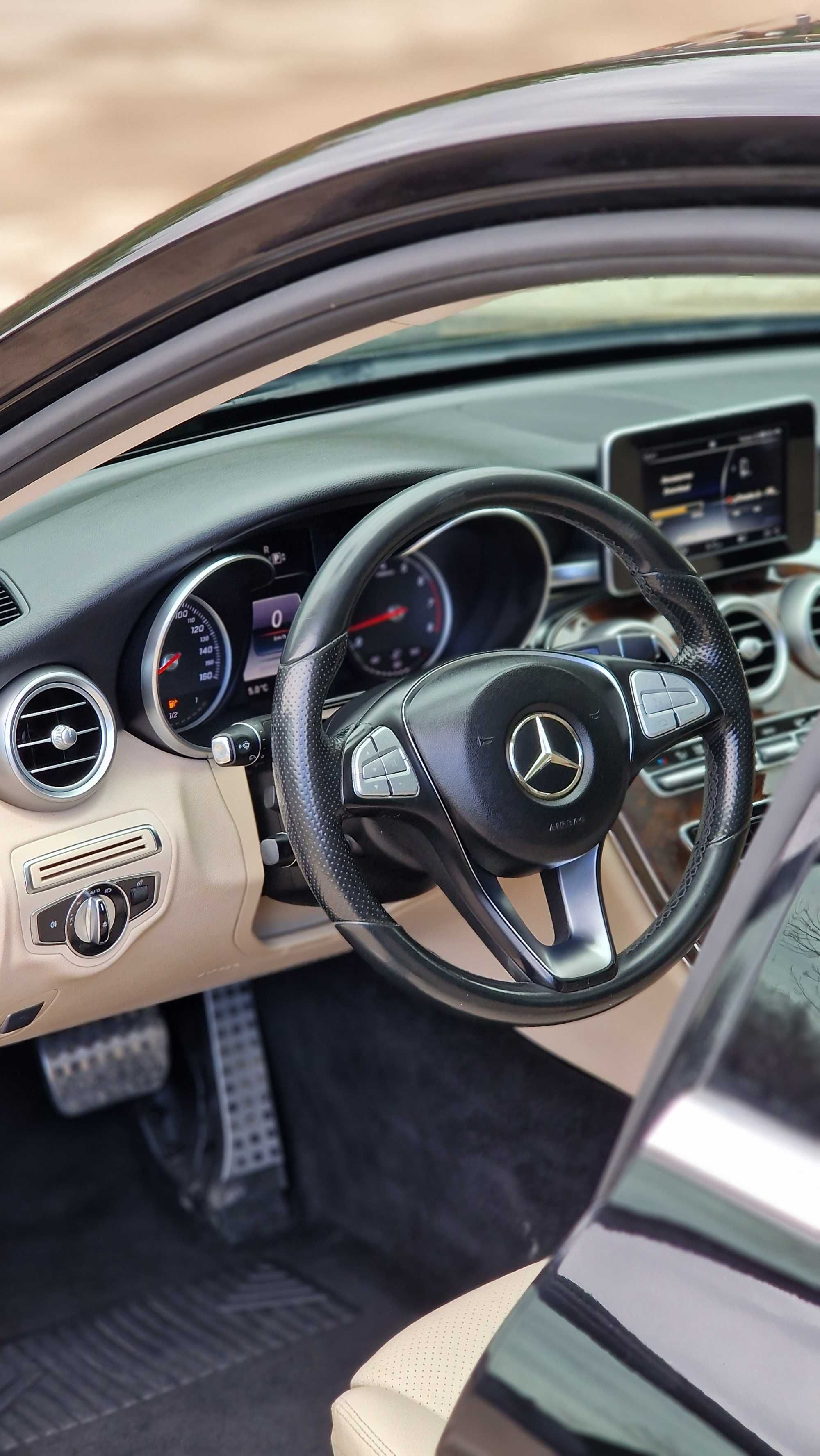 Mercedes c300 4matic Нови гуми* Напълно обслужен* Всичко платено