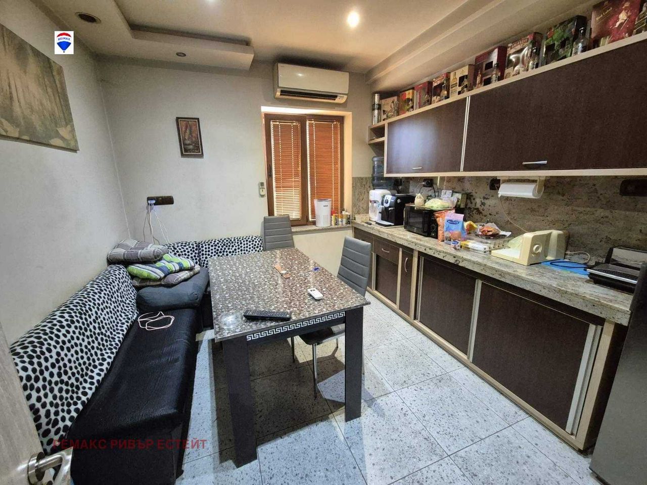 Продава се Къща в с. Басарбово, Област Русе - 605 кв.м за 926 €/кв.м - Снимка #6