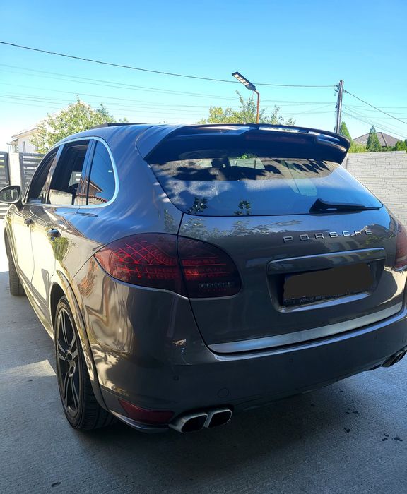 Porsche Cayenne GTS 2013