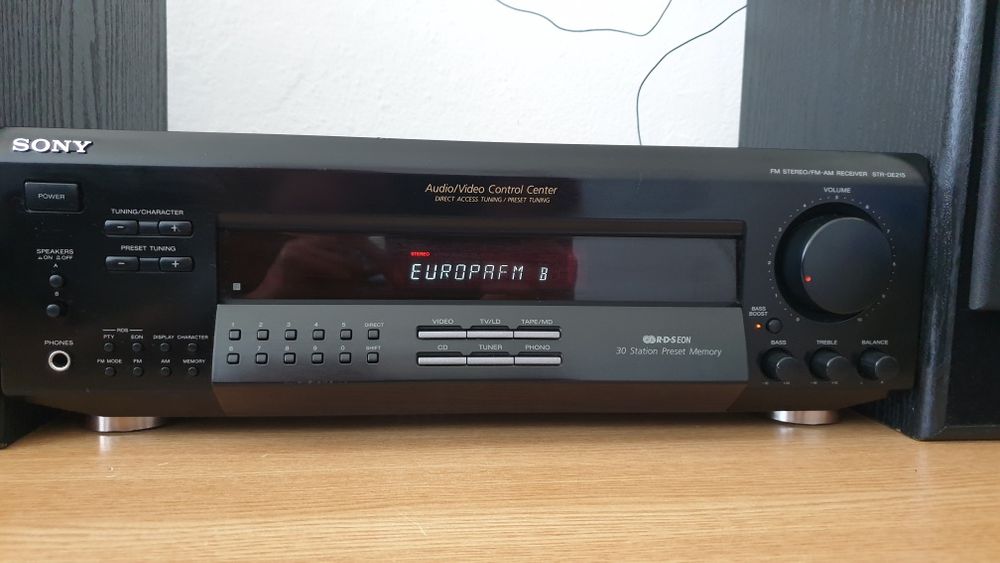 Linie audio Sony STR-DE215 cu boxe