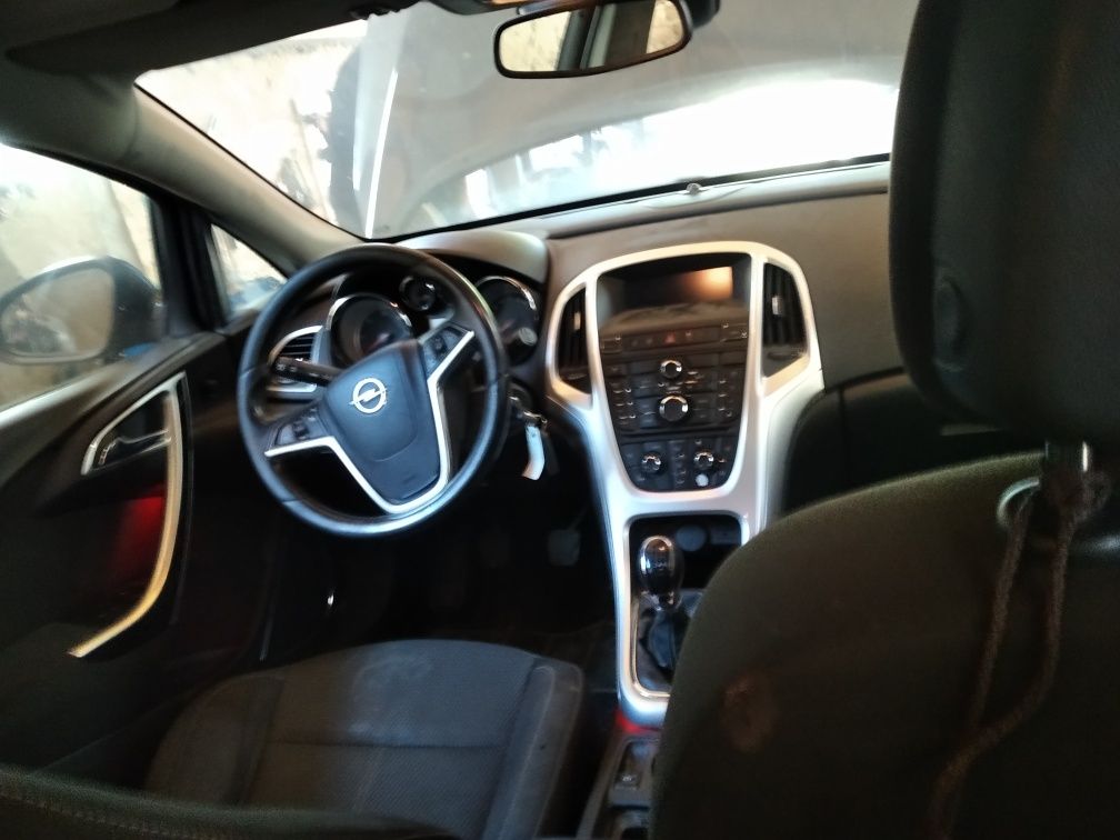 Opel Astra 2.0 cdti 2013г. на части!!