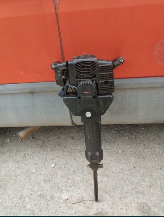 Бензиново Канго къртач мн мощен пали от четвърт