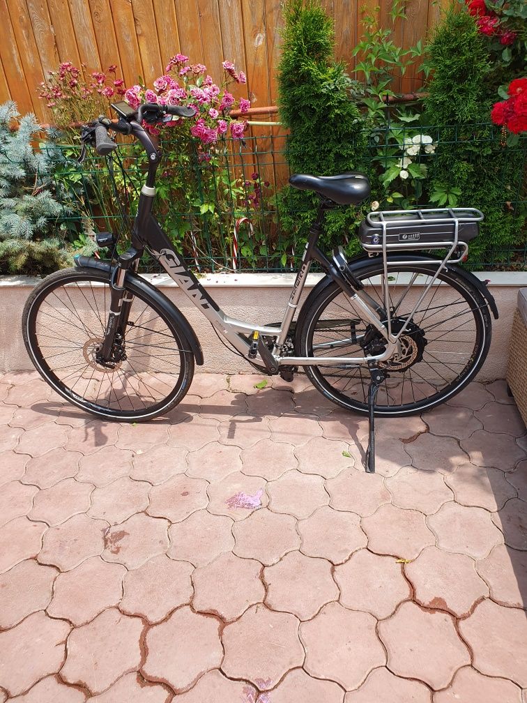De vânzare bicicleta electrică Giant roti 28inchi