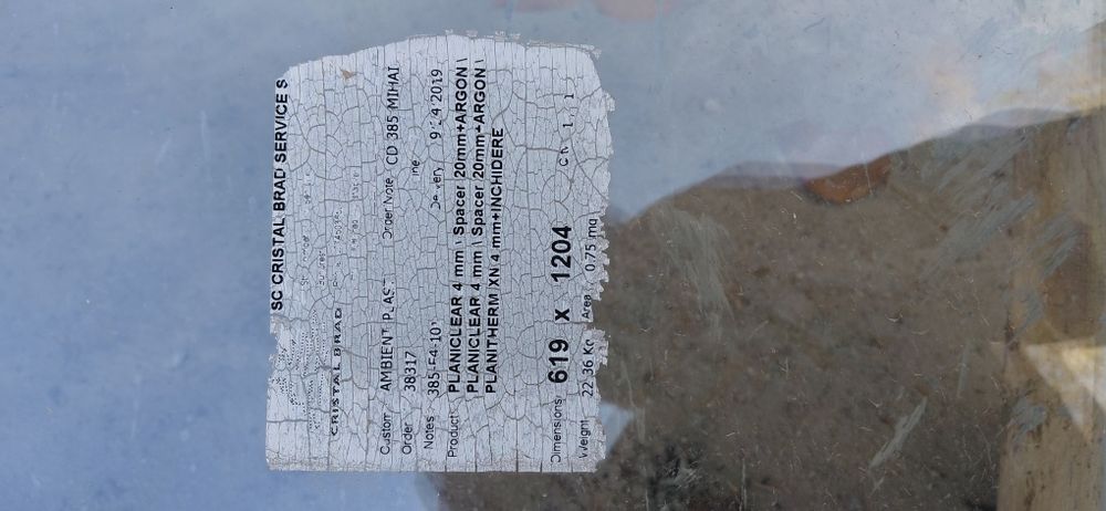 Fereastra salamander tripan