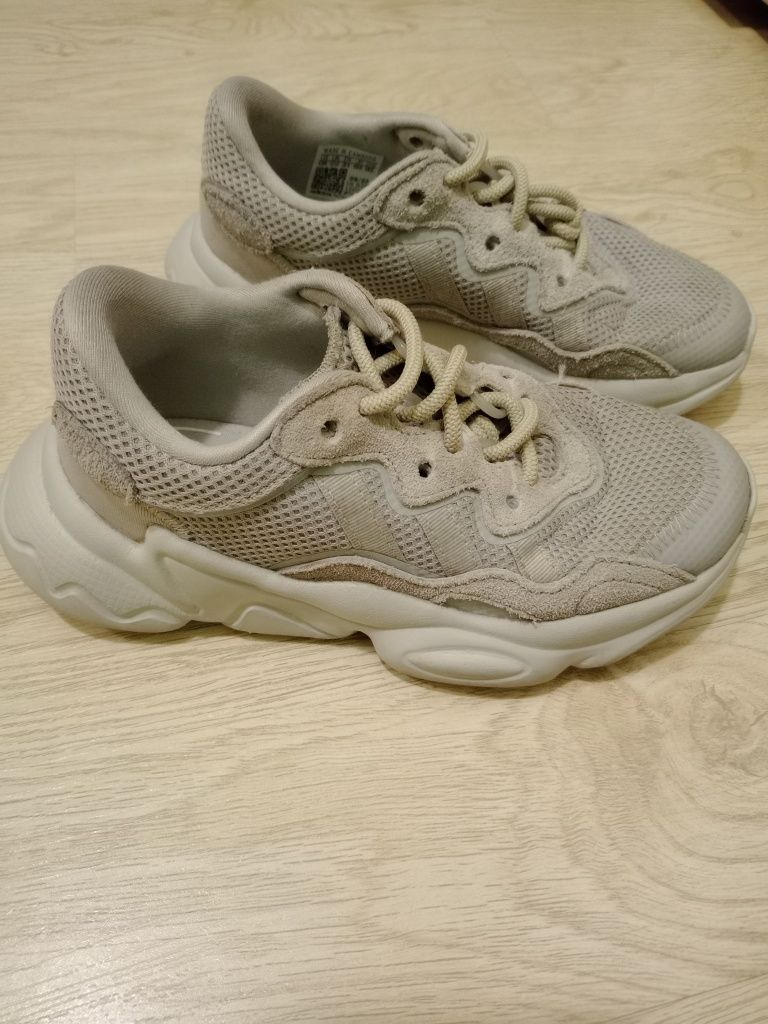 Маратонки Adidas номер 31