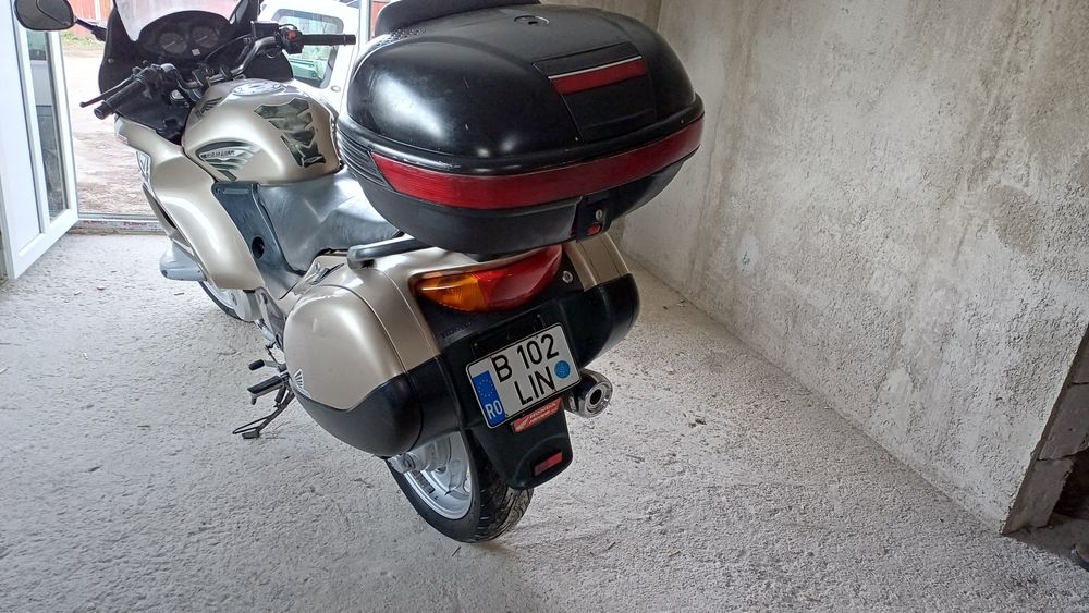 Honda Deauville 650 vând sau schimb cu mașini de Anglia