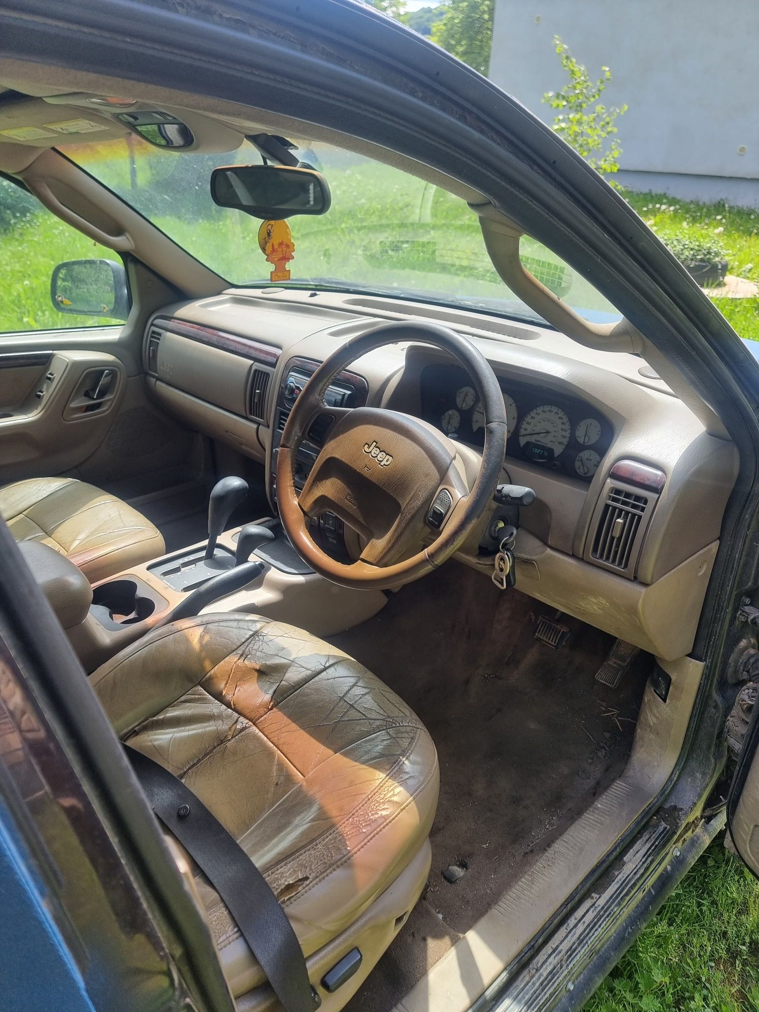 Dezmembrez jeep grand cherokee 2.7