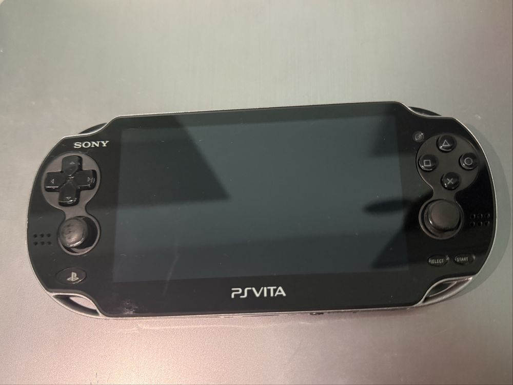 PS VITA + кабел | Възможност за допълнителни игри