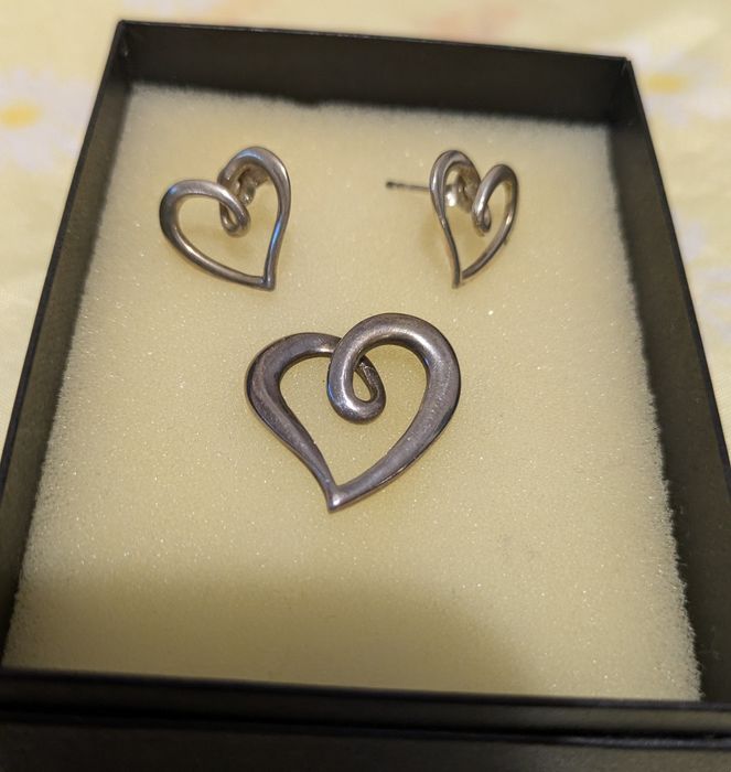 Комплект сребърни обеци и висулка сърце