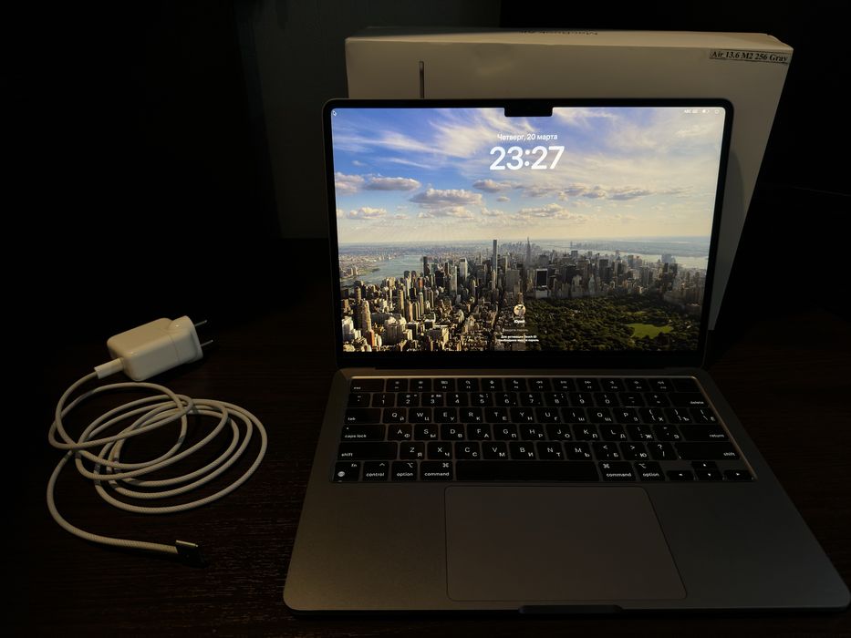 Macbook Air 13.6 M2 8/256 Гб Gray