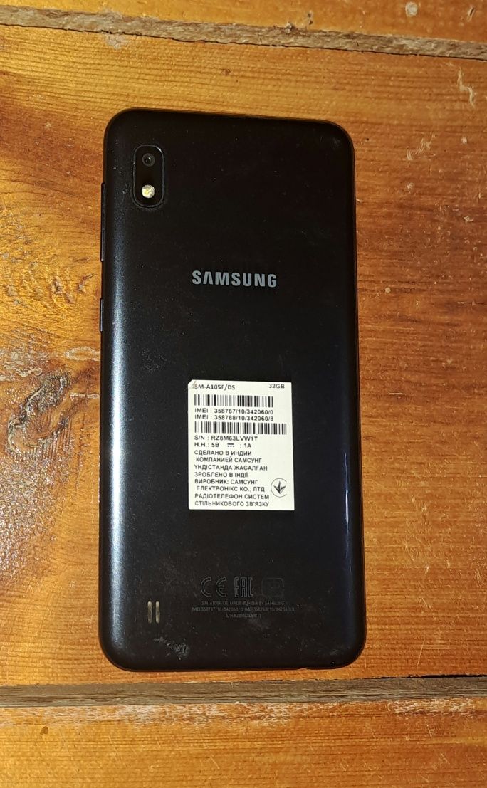 SAMSUNG  A 10  sotiladi.
