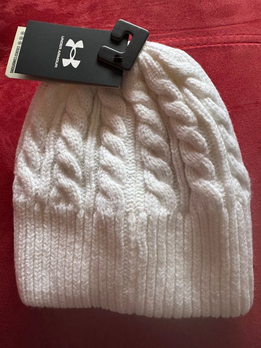Under Armour- дамска зимна шапка