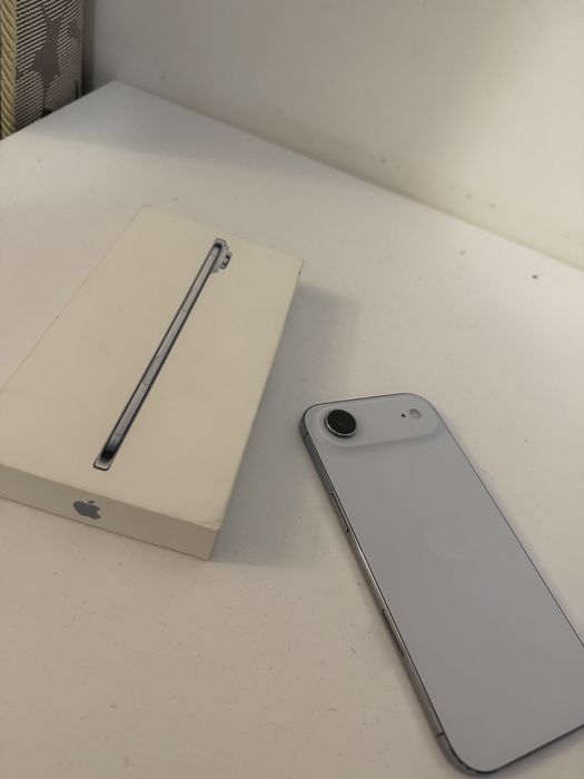 vand iPhone 17 Air 256 Gb uitilizat 2 sapatamni (cu husa si folie)