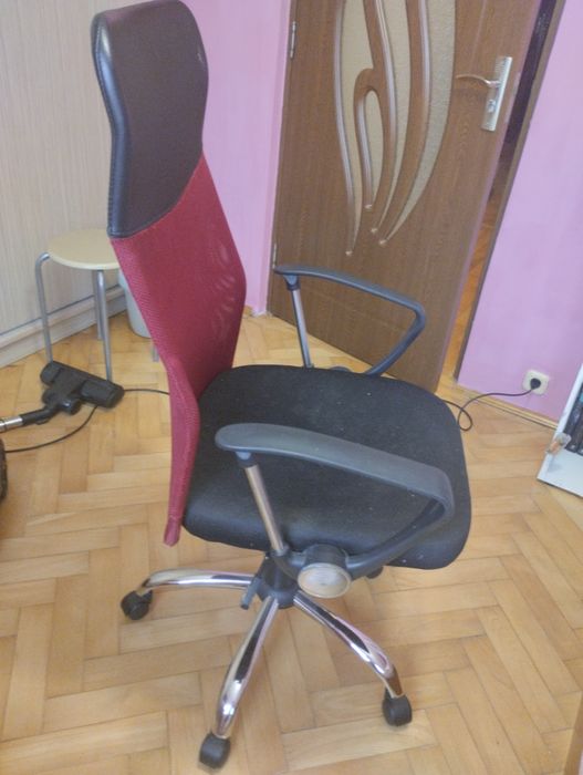 Vând scaun ergonomic de birou