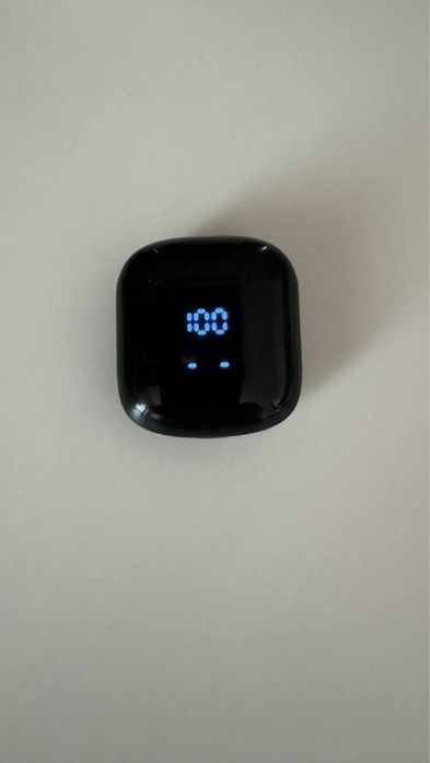 Продавам безжични слушалки MD058A earbuds