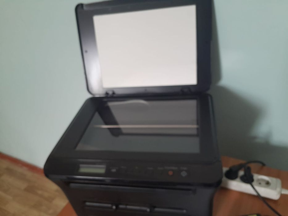 Продам самсунг   принтер    SCX 4300 черно белый рабочий мфу