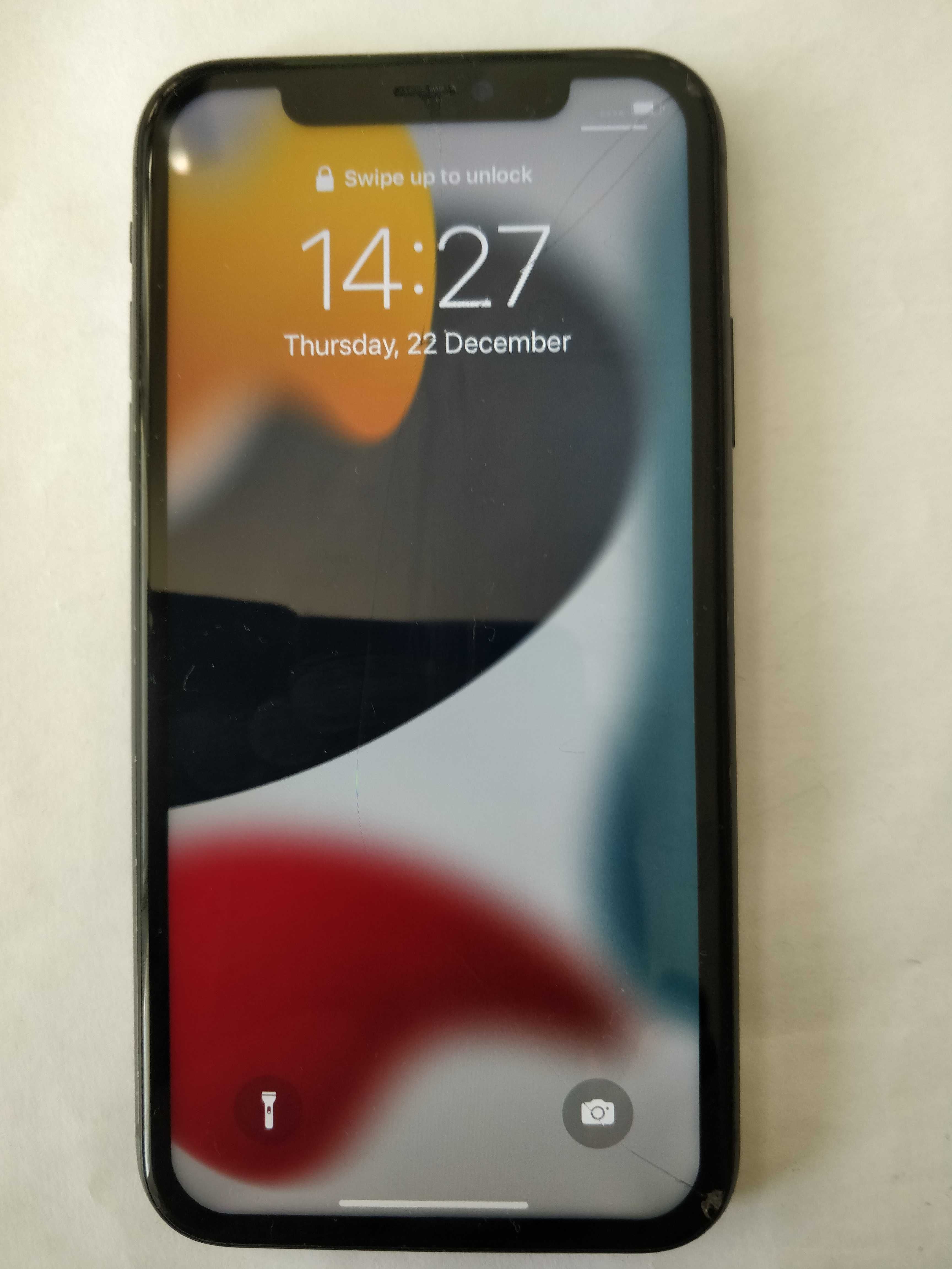 Лаптоп SONI и Apple iPhone 11,64 GB