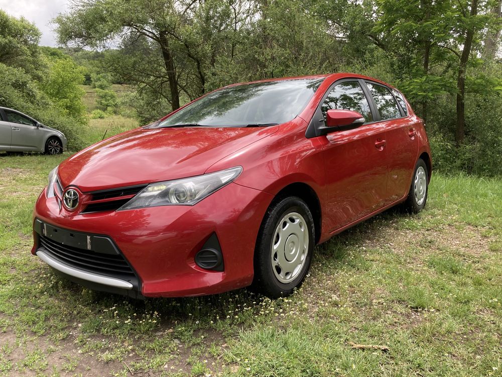 Тойота Аурис//Toyota Auris 1.4D4D 90кс/12-15г/ НА ЧАСТИ /