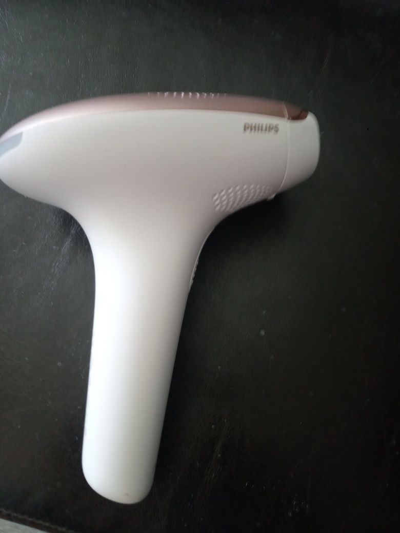 Фотоепилатор Philips  Lumea