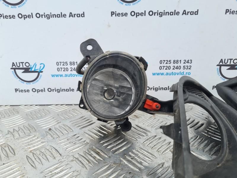 Proiector ceata cu grila stanga dreapta Opel Corsa E