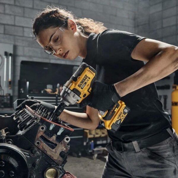 Гайковерт DeWALT DCF892N 18V XR Brushless / Безчетков - 812Nm