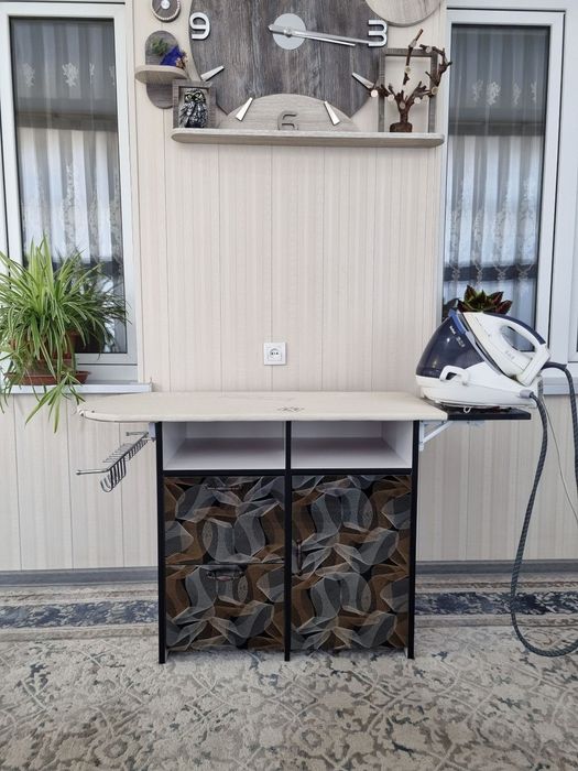 Продаётся комбинированный гладильный стол.