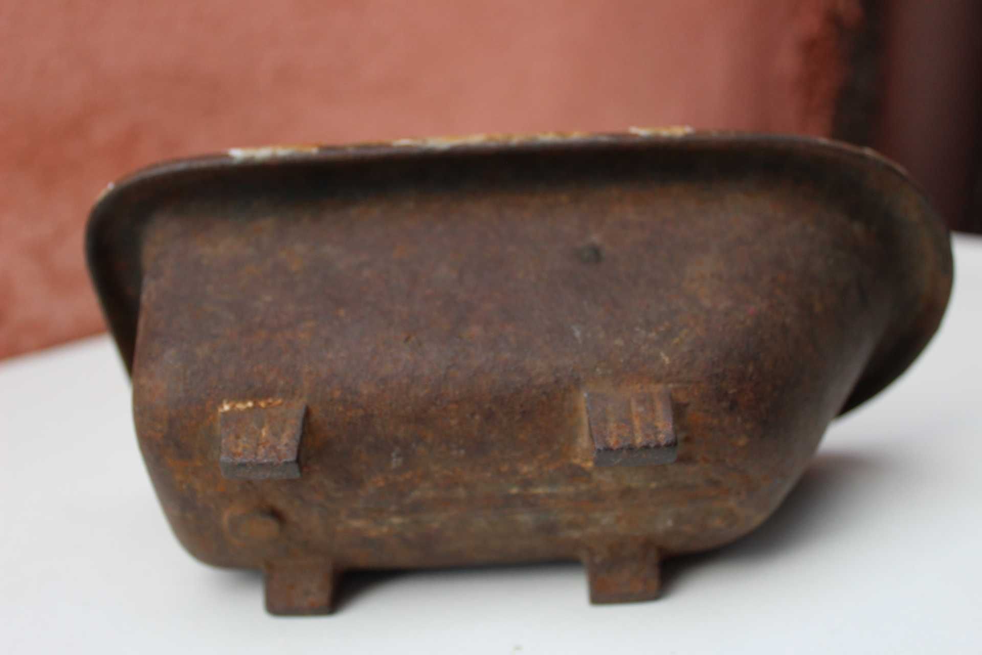 Vana / cada metal emailat, Franta, pt casa de papusi, ca 1910-1930