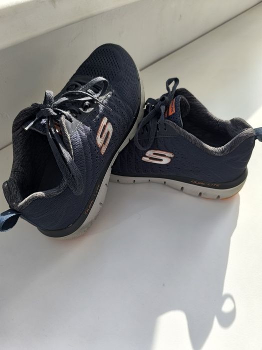 Adidași Skechers mărimea 41
