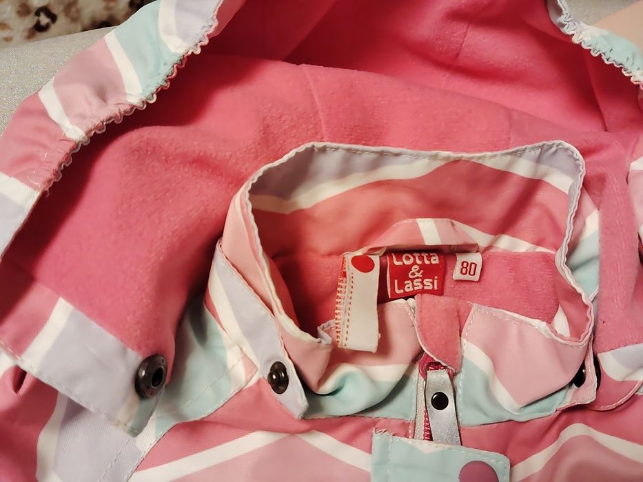 Jacheta cu gluga detașabilă