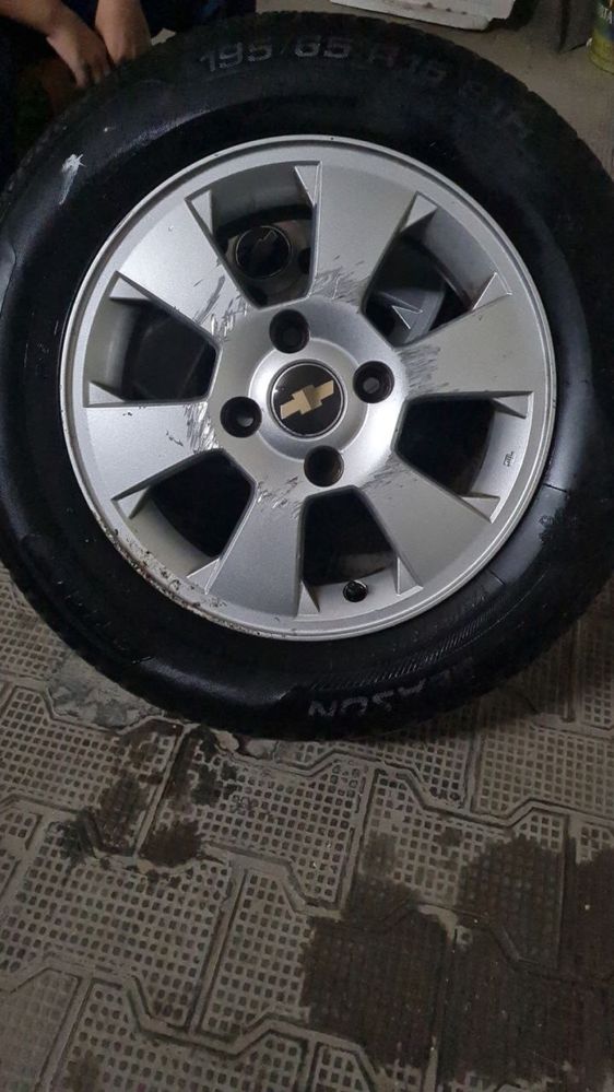 Диска шина от гентра gentra 195 R15 65