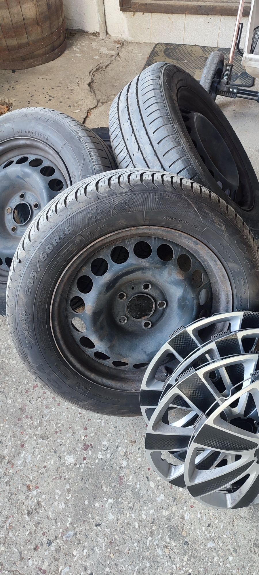 Гуми с джанти 205/60 R16