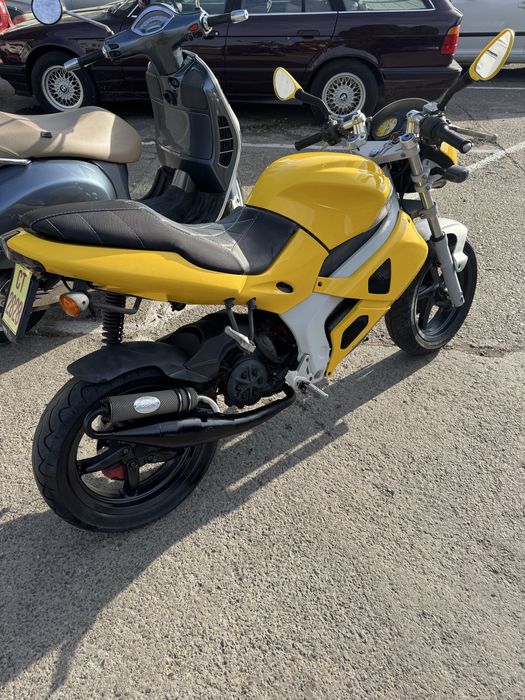 Scuter gilera dna 50 cm se conduce cu b