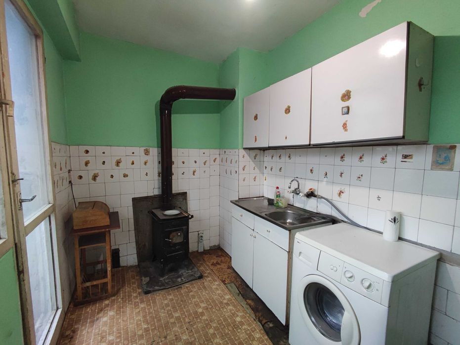 Продава 2-стаен апартамент в гр. Троян