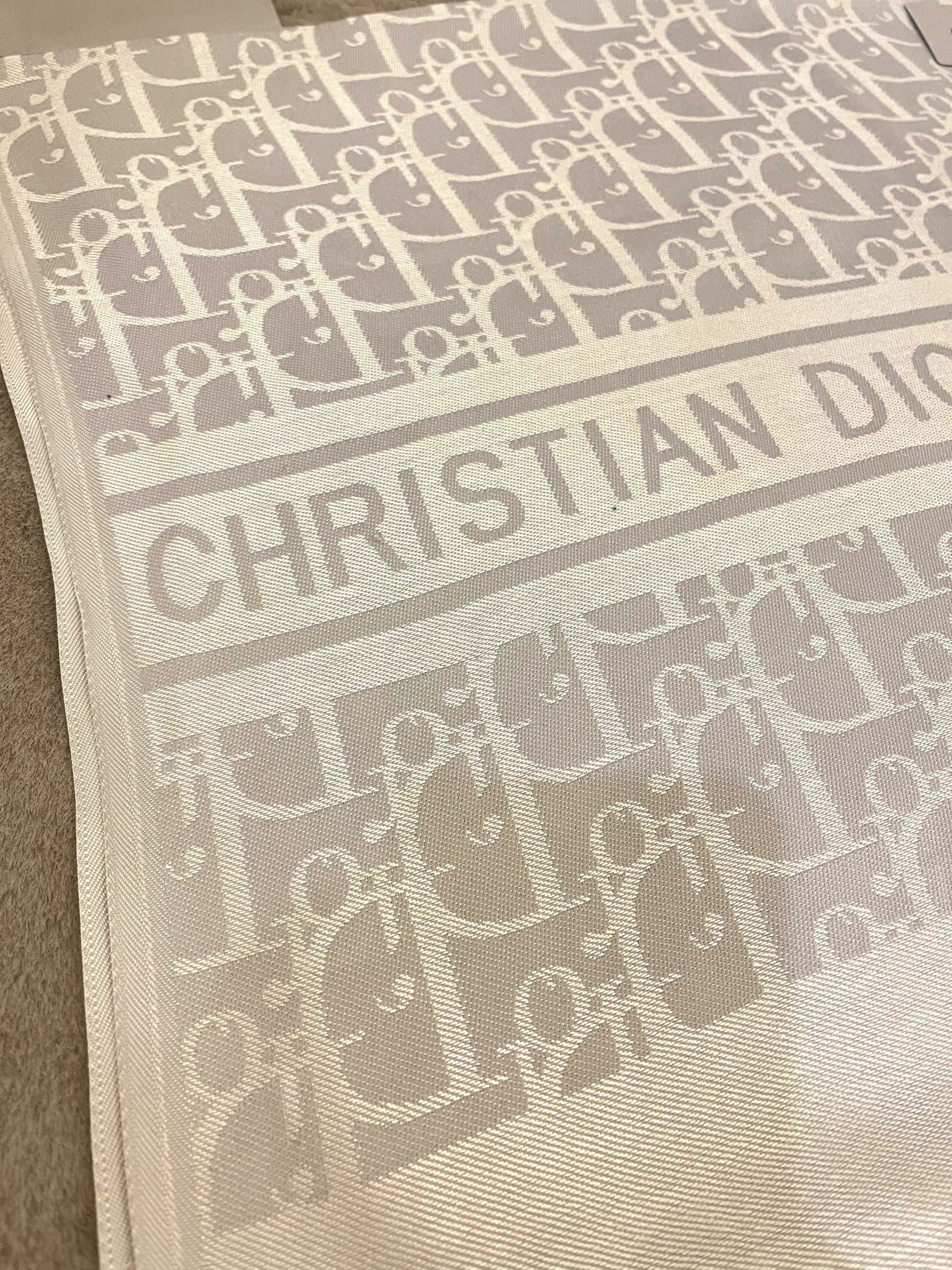 Eșarfă Christian Dior Paris