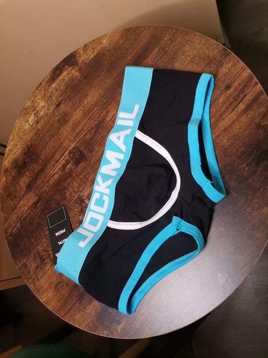 Vand chilotii pentru bărbați