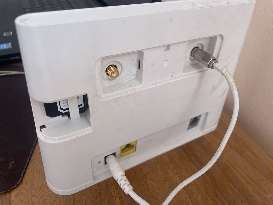 Router  4G huawei cu sim orange