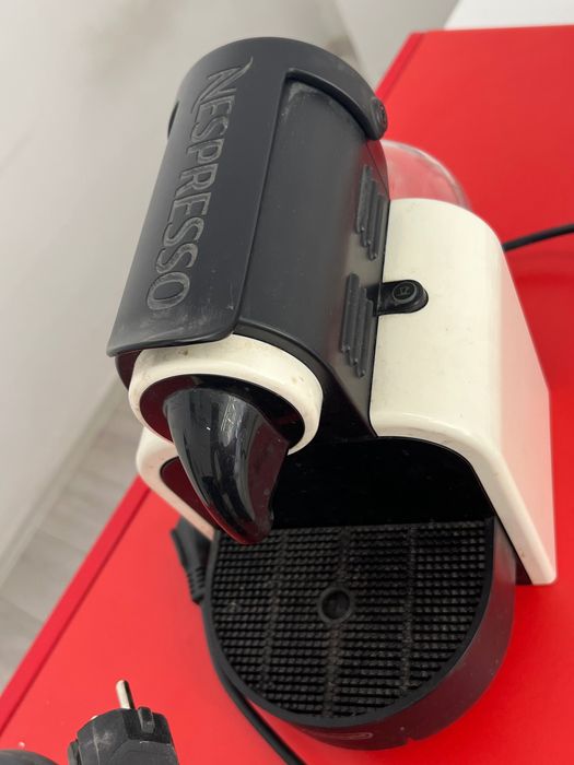 NESPRESSO Кофеварка кофемашина эспрессо