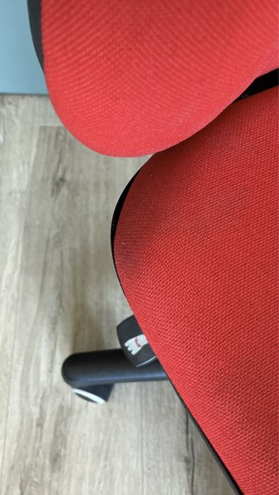 Scaun ergonomic de birou - rosu