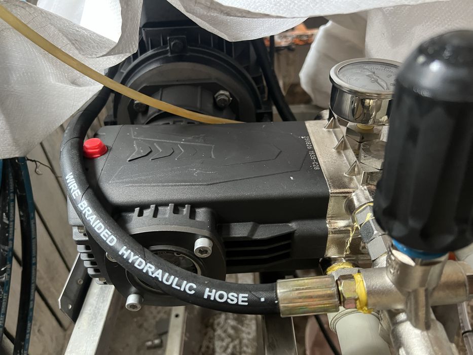 Продам оборудование мойки самообслуживания.