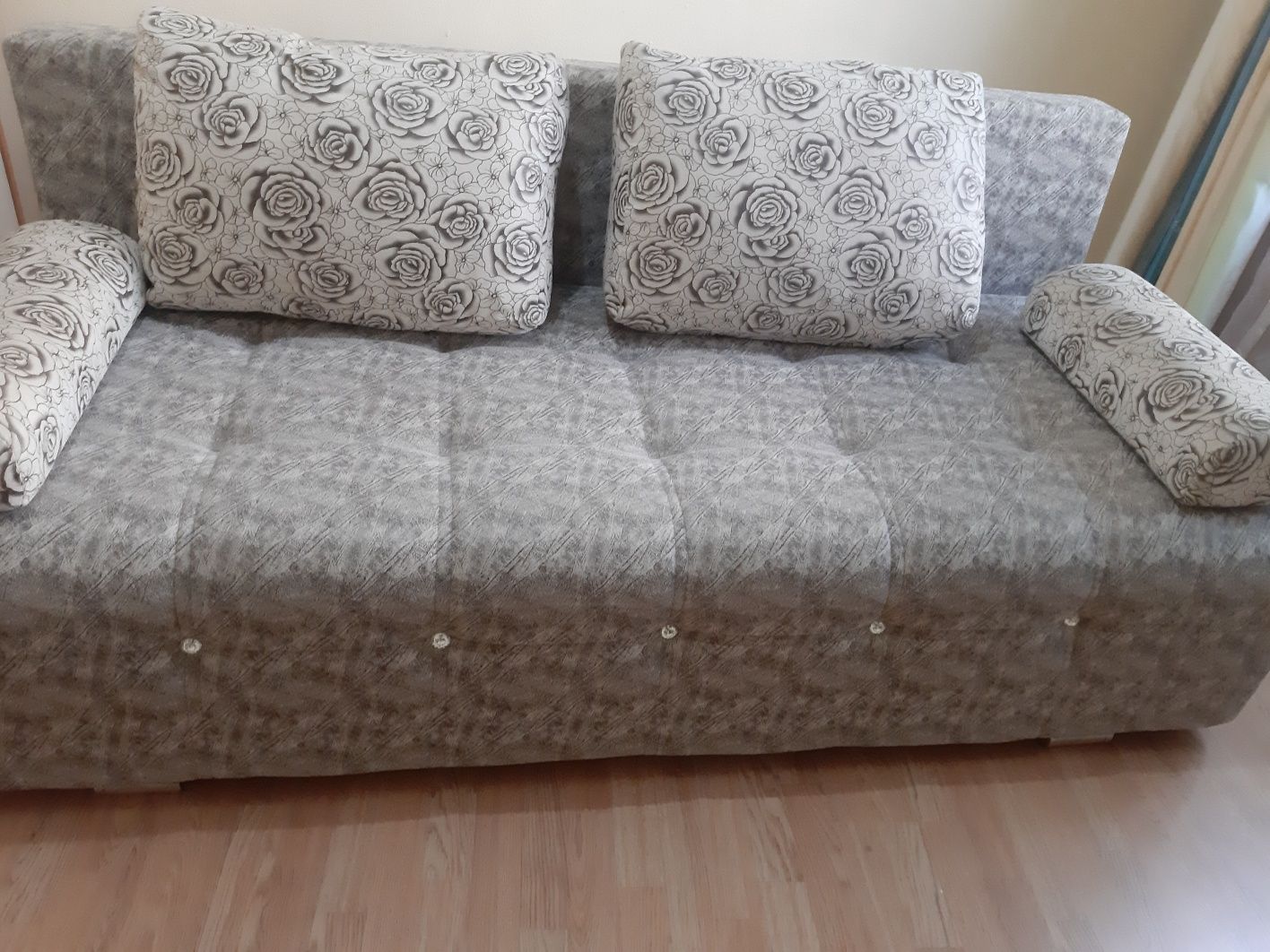 Продам диван - тахту в отличном состоянии.