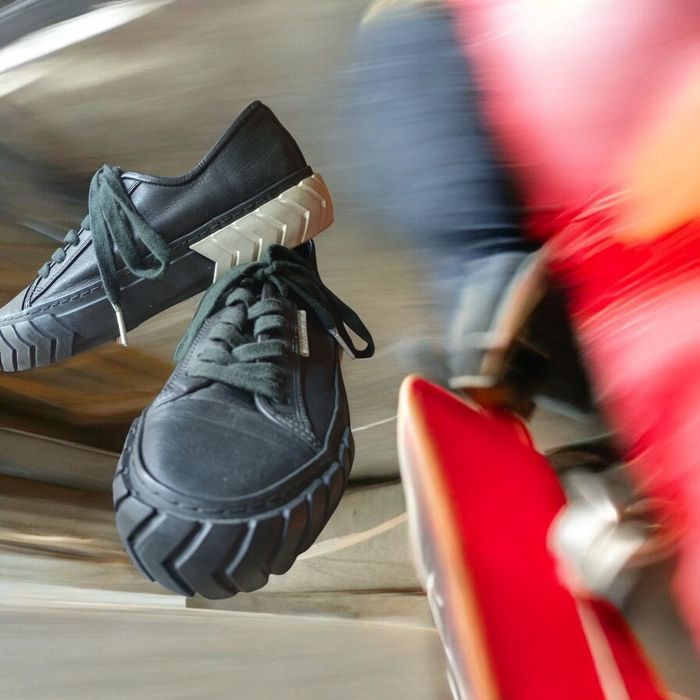 Дамски кожени маратонки