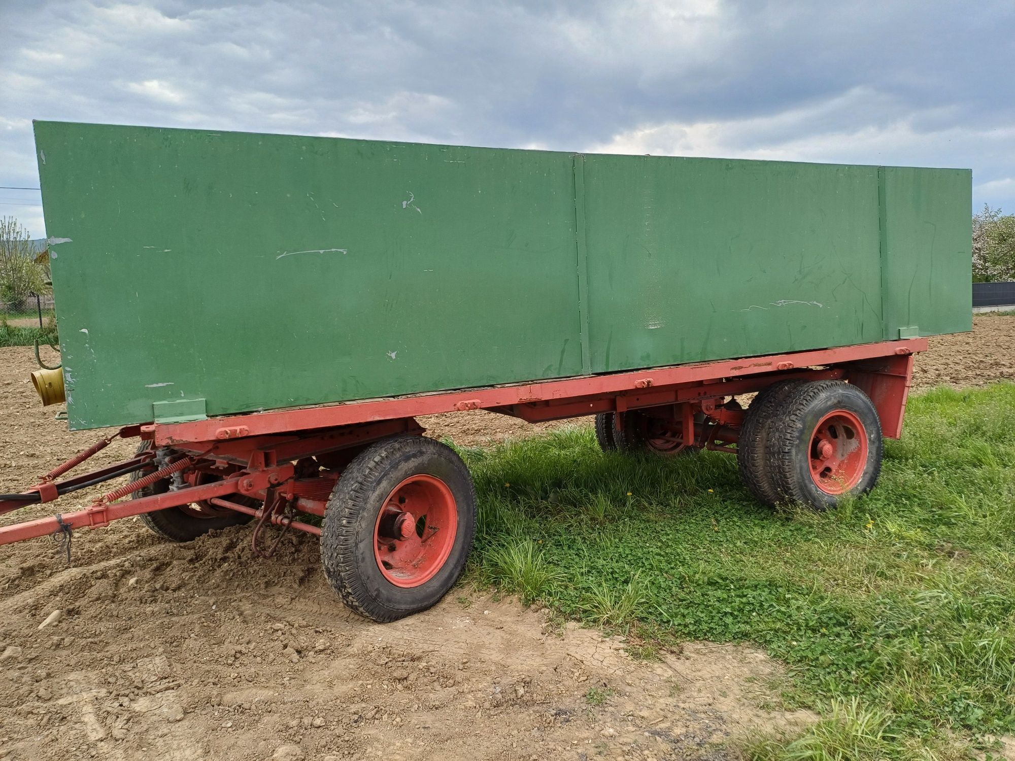 Remorca auto pentru cereale