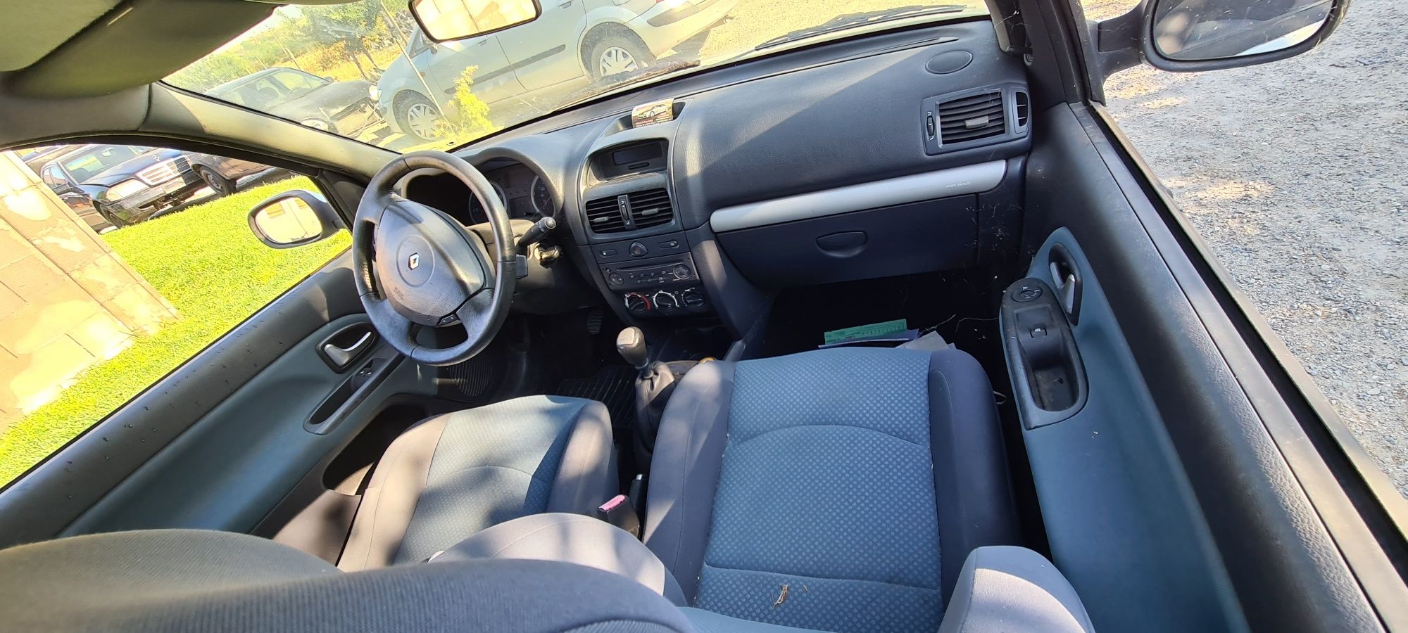 Renault Clio (2003г. 1.5DCI) на части