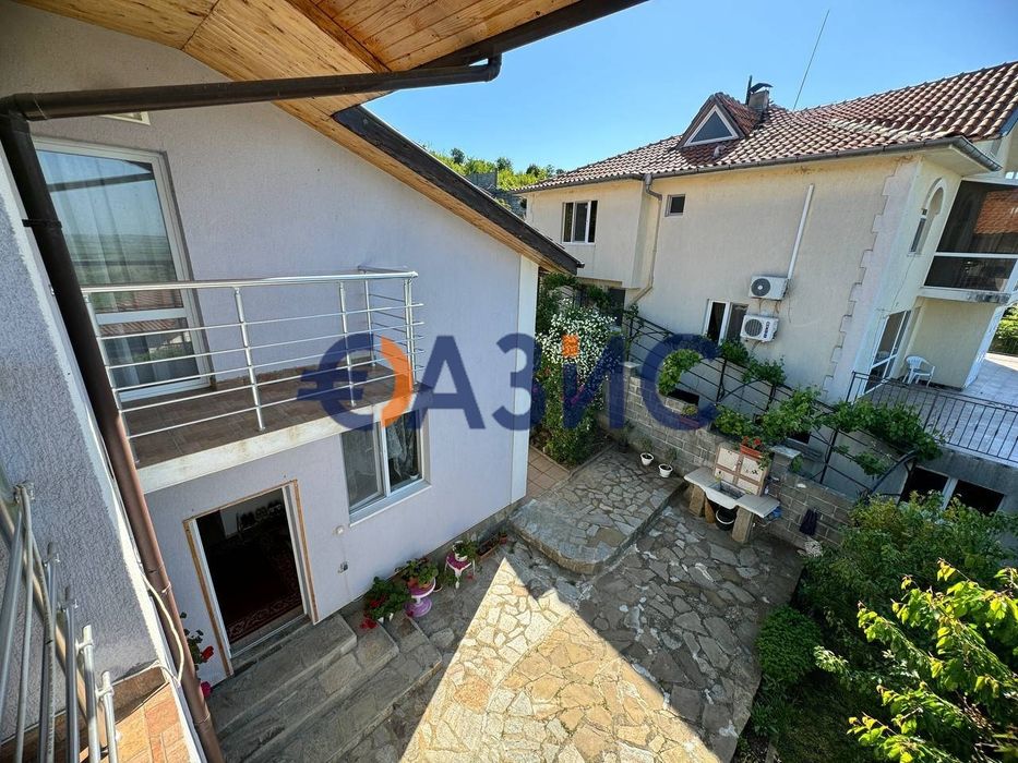 Спешна продажба! Двуетажна вила в Кошарица, без такса поддръжка, РЗП