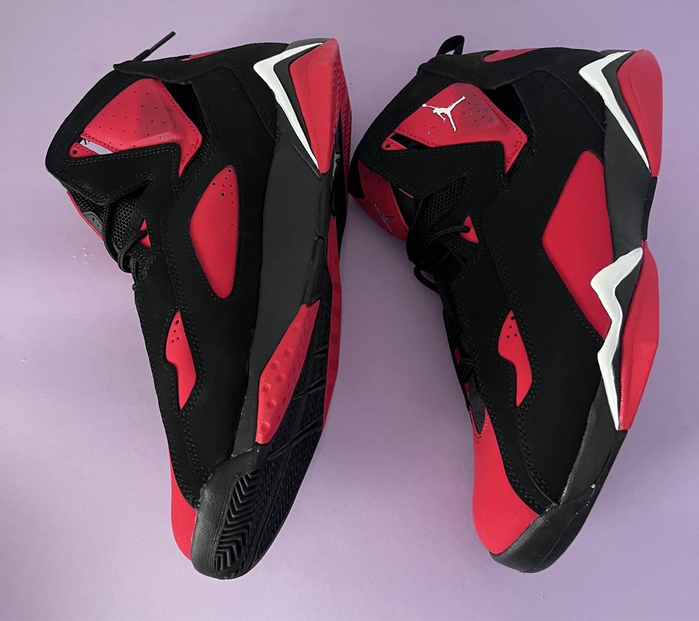 Air Jordan True Flight "Black University Red" marimea 44