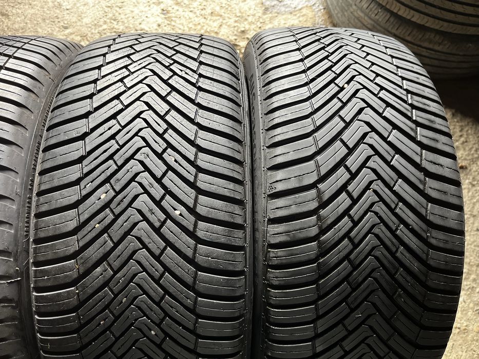 Anvelope All season 225/45 R17