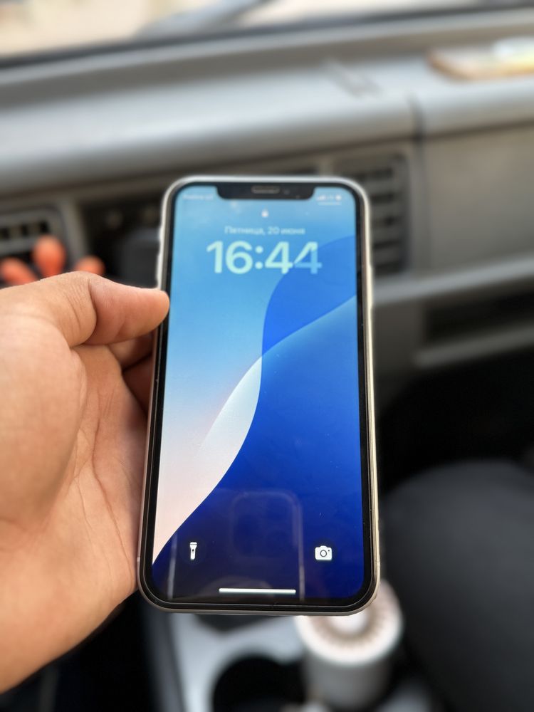 IPhone XR 128 Ll/A